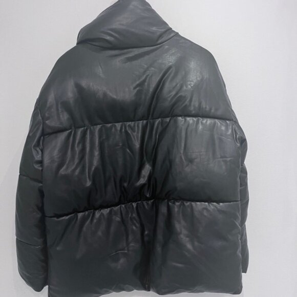 Soho Faux Leather City PufferCoat oversize crop black size small - Picture 9 of 11